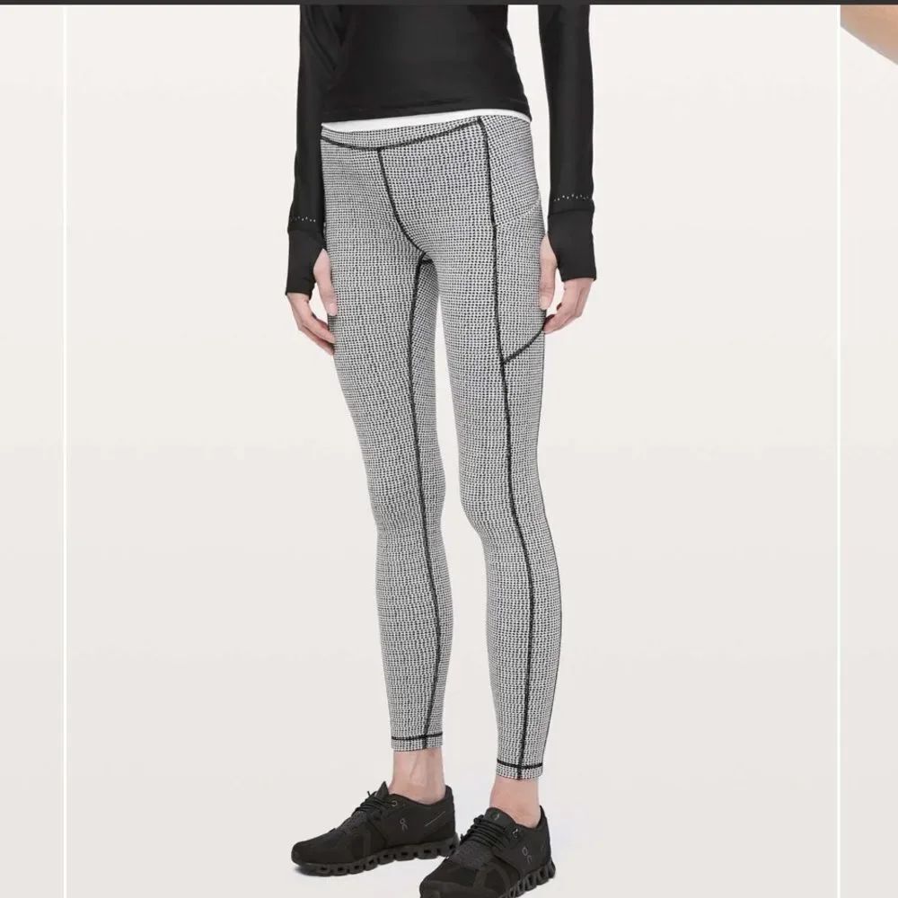 Lululemon Speed Up Tight *Full-On Luxtreme 28"